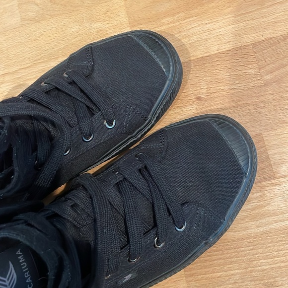 Cariuma All Black Canvas High Sneaker - Picture 10 of 10